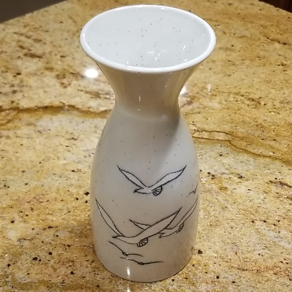 VTG Tall Vase by Otagiri flying Seagulls